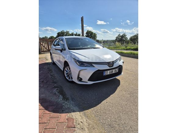 Sahibinden Toyota Corolla 1.8 Hybrid Dream 2021 Model  108.000 km Beyaz