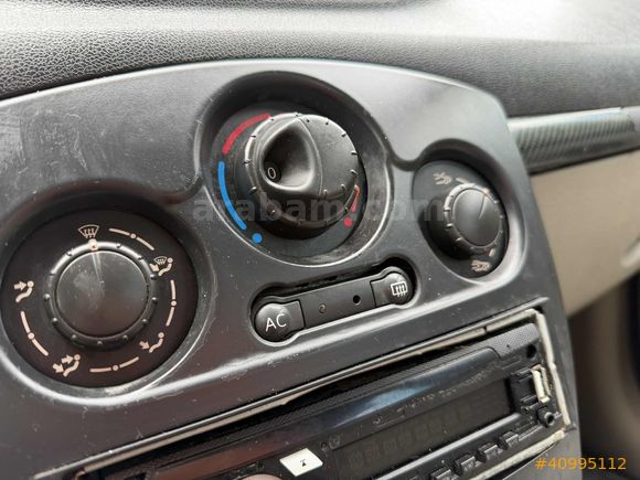 Öztürk Motors 2006 Dizel Hb Clio Ekranlı İç Krem Emsalsiz