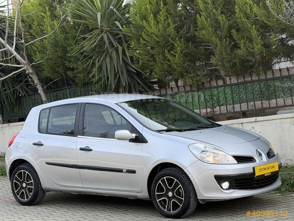 Öztürk Motors 2006 Dizel Hb Clio Ekranlı İç Krem Emsalsiz