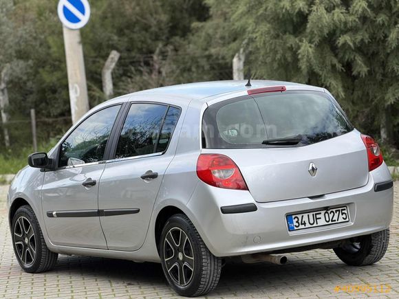 Öztürk Motors 2006 Dizel Hb Clio Ekranlı İç Krem Emsalsiz