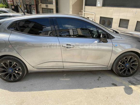 Sahibinden Renault Clio 1.0 TCe Techno Esprit Alpine 2025 Model 