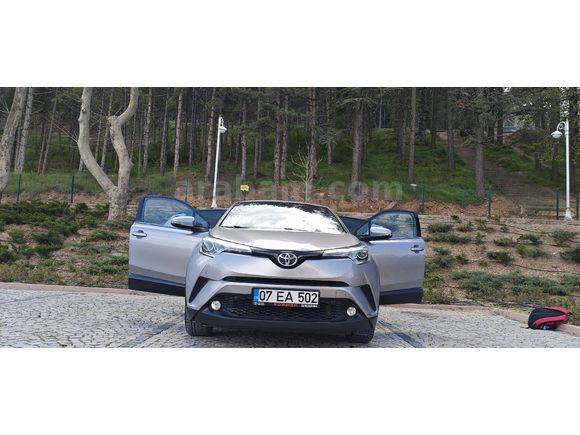 Sahibinden Toyota C-HR 1.2 Turbo Diamond 2016 Model  108.000 km Gri (Gümüş)