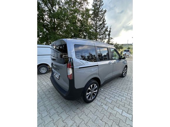 Sahibinden Ford Tourneo Courier 1.5 EcoBlue Titanium 2025 Model 