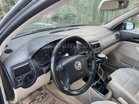 SEV MOTORSDAN/2001 GOLF/SUNROFF/DİGİTAL KLİMA/DEĞİŞENSİZ