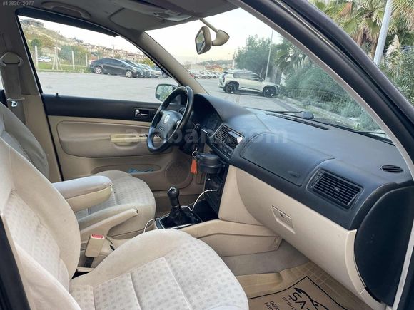 SEV MOTORSDAN/2001 GOLF/SUNROFF/DİGİTAL KLİMA/DEĞİŞENSİZ