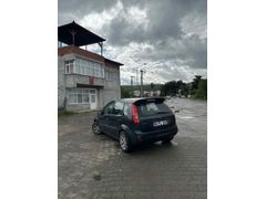 Sahibinden Ford Fiesta 1.6 Ghia 2006 Model  266.500 km Diğer