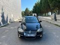 CAREMİ'DEN 2009 1.6 102HP LPGLİ 249BİN KMDE SINIF JETTA !!!