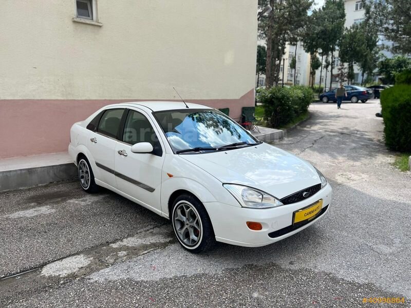 Galeriden Ford Focus 1.6 Ghia 2000 Model Ankara 299.000 km Beyaz