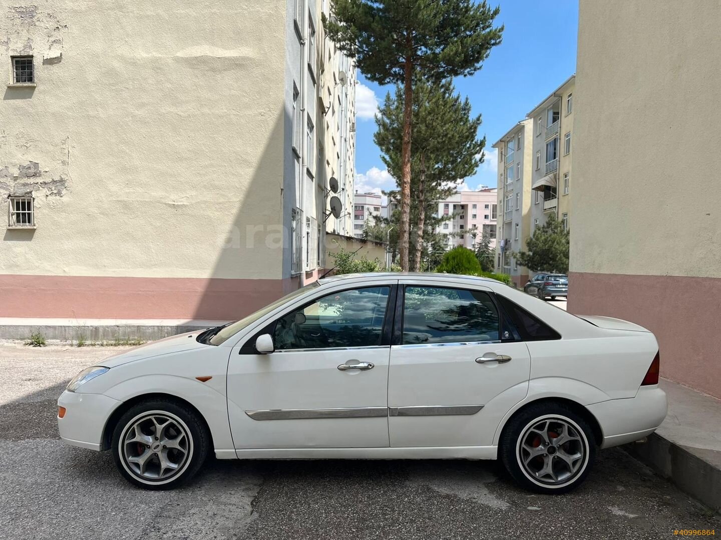 Galeriden Ford Focus 1.6 Ghia 2000 Model Ankara 299.000 km Beyaz 4