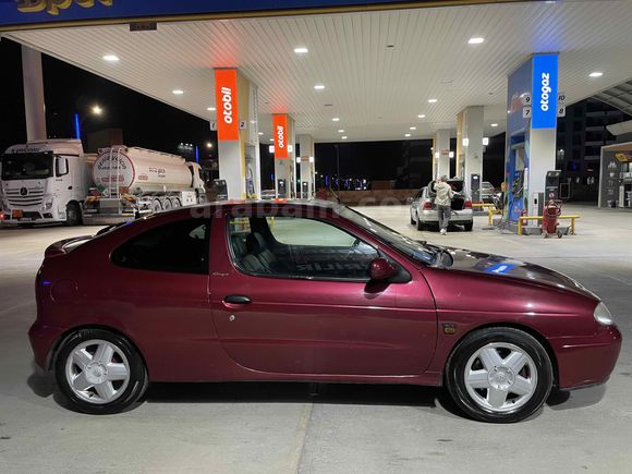 Sahibinden Renault Megane 1.6 Coupe Privilege 2000 Model 