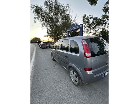 165 bin de Opel
 otomatik 