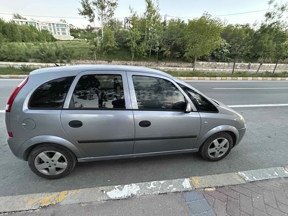 165 bin de Opel
 otomatik 