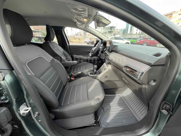 SUR OTO-2 2025 //DACİA// SANDERO 1.0//EXPRESSİON PAKET OTOMATİK