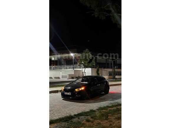 Sahibinden Renault Megane 1.6 Icon Ağır Hasarlı 