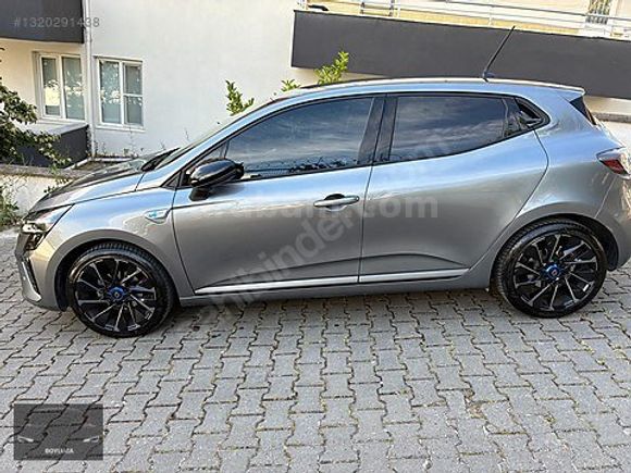 HATASIZ 2025 RENAULT CLİO 1.0 TECHNO ESPRİT ALPİNE X-TRONİC GSR2