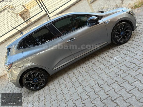 HATASIZ 2025 RENAULT CLİO 1.0 TECHNO ESPRİT ALPİNE X-TRONİC GSR2