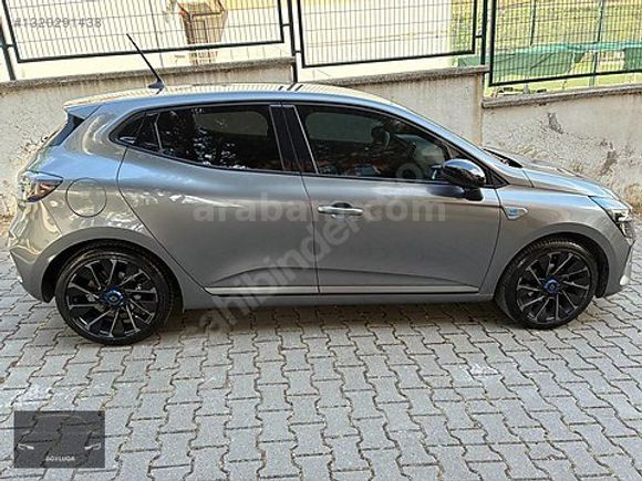 HATASIZ 2025 RENAULT CLİO 1.0 TECHNO ESPRİT ALPİNE X-TRONİC GSR2
