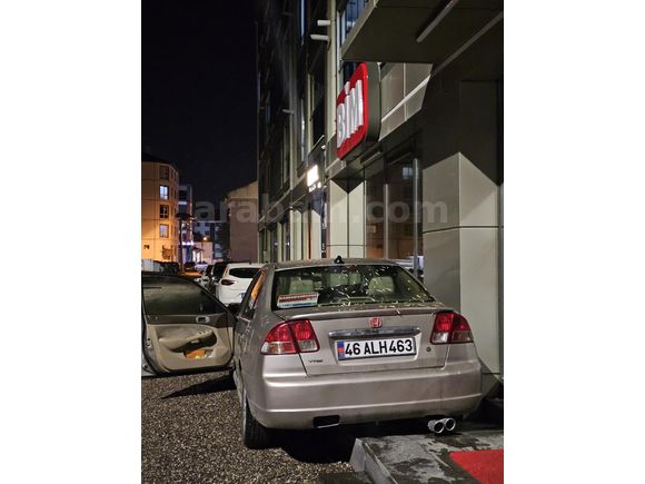 Sahibinden Honda Civic 1.6i VTEC ES 2004 Model
