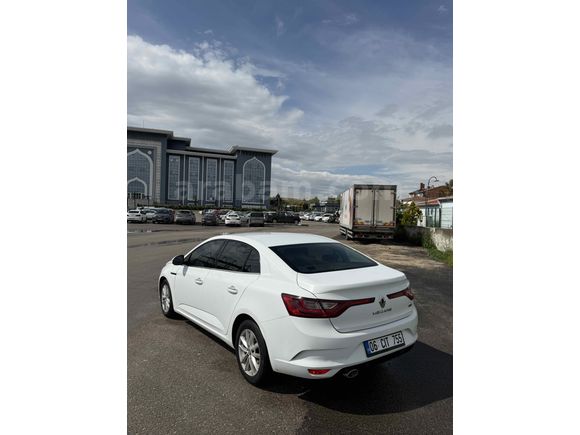 Galeriden Renault Megane 1.5 dCi Touch 2017 Model Ankara