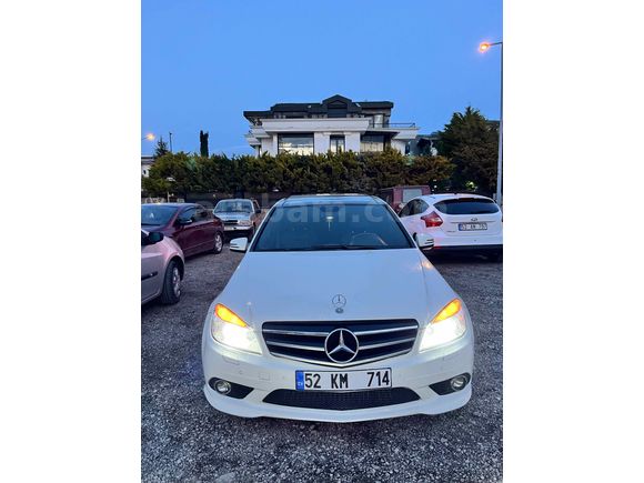 Sahibinden bakımları yapılmış  c180 AMG paket.