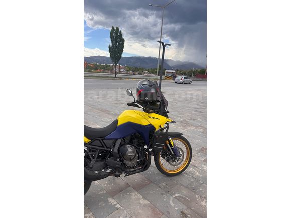 Sahibinden Suzuki V-Strom 800 DE GARAJ MOTORU