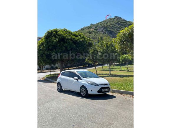 Sahibinden Ford Fiesta 1.4 Trend 2011 Model 