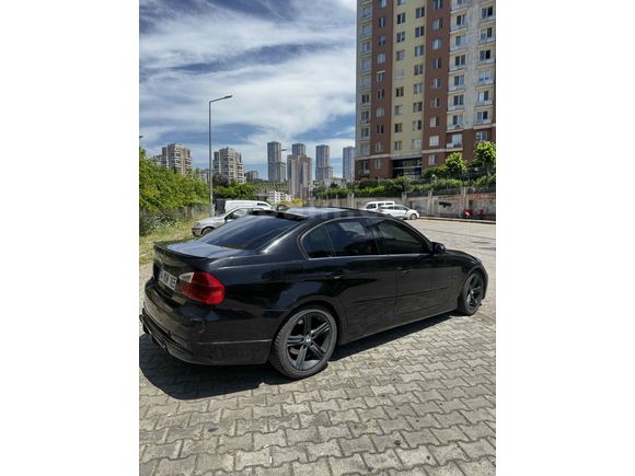 BMW E90 320D 177HP CarPlay’li / Ağır Bakımlı / Yeni Muayeneli