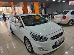 Sahibinden Hyundai Accent Blue 1.4 D-CVVT Mode Plus 2015 Model Diyarbakır 73.000 km Beyaz