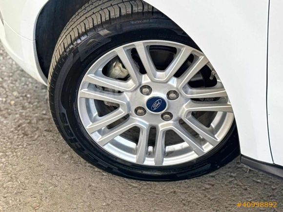 OTOMOBİL RUHSATLI 2019 1.5 TDCI TİTANİUM