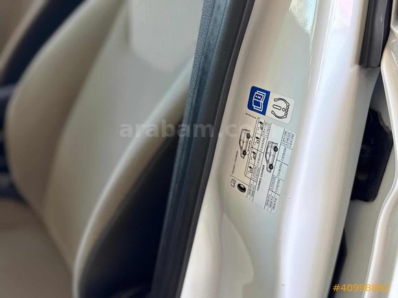 OTOMOBİL RUHSATLI 2019 1.5 TDCI TİTANİUM