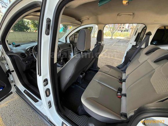 OTOMOBİL RUHSATLI 2019 1.5 TDCI TİTANİUM