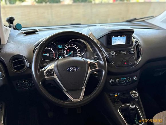 OTOMOBİL RUHSATLI 2019 1.5 TDCI TİTANİUM