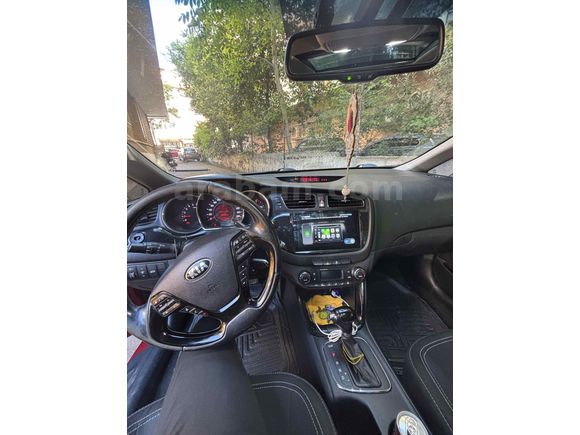 Sahibinden Kia Ceed 1.6 CRDi Concept Plus 2013 Model  191.100 km Kırmızı