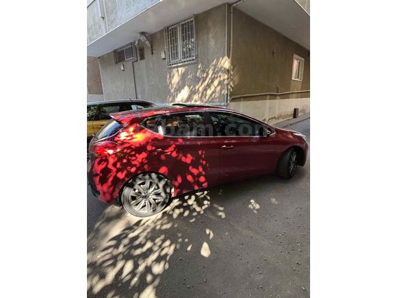 Sahibinden Kia Ceed 1.6 CRDi Concept Plus 2013 Model  191.100 km Kırmızı
