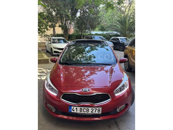 Sahibinden Kia Ceed 1.6 CRDi Concept Plus 2013 Model  191.100 km Kırmızı