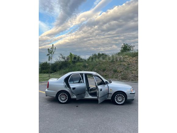 Sahibinden Hyundai Accent 1.3 LX 2001 Model