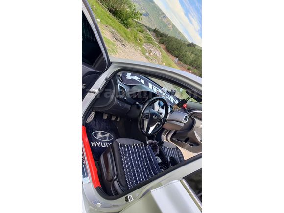 Sahibinden Hyundai Accent Blue 1.6 CRDI Mode 2012 Model