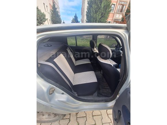 Sahibinden Renault Clio 1.4 RNA 2000 Model 