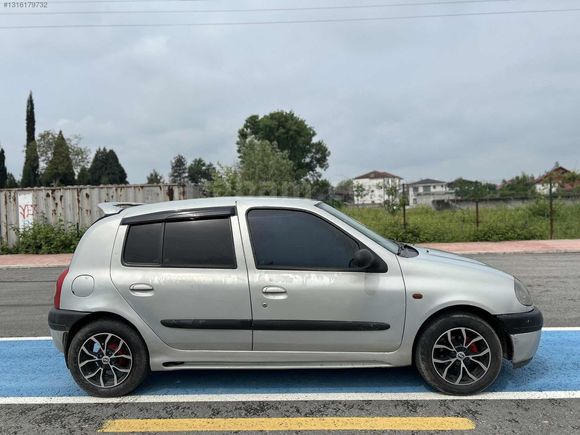 SBS GARAGE'DEN 2000 CLİO 1.4 KLİMALI EKONOMİK