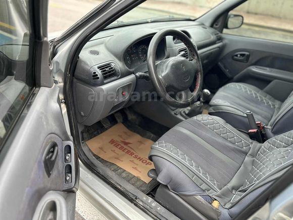 SBS GARAGE'DEN 2000 CLİO 1.4 KLİMALI EKONOMİK