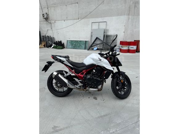 TERTEMİZ KUSURSUZ CB 750 HORNET 1600KM