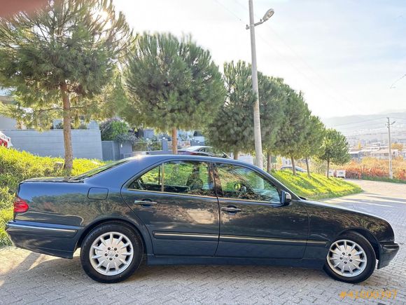 YENİ RENK OTOMOTİV 2002 MERCEDES E270 CDI ELEGANCE FULL BAKIMLI