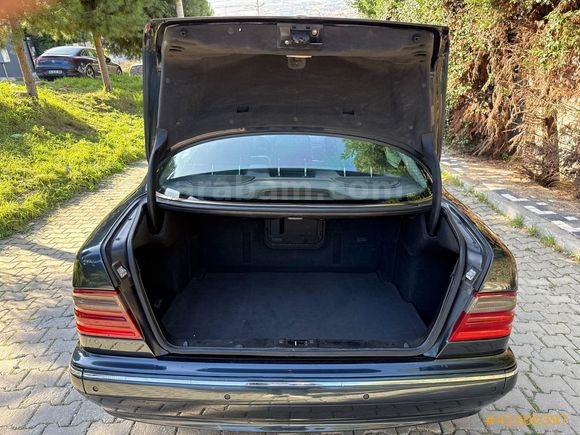 YENİ RENK OTOMOTİV 2002 MERCEDES E270 CDI ELEGANCE FULL BAKIMLI