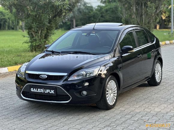 DÜŞÜK KM TİTANİUM SUNROOF DERİ KOLTUK EN DOLUSU FORD FOCUS