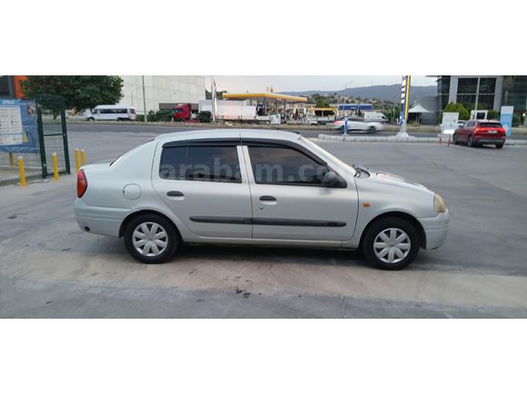 Sahibinden Renault Clio 1.4 RNA 2000 Model