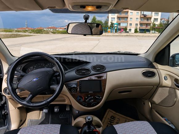 Sahibinden Ford Focus 1.6 Ghia 2001 Model