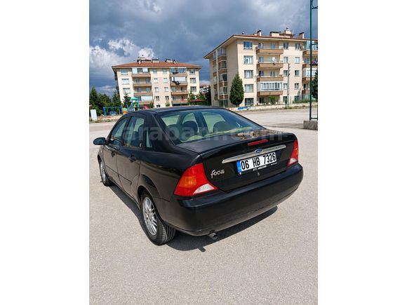 Sahibinden Ford Focus 1.6 Ghia 2001 Model