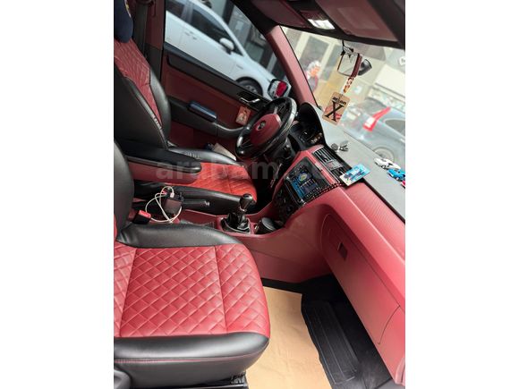 Sahibinden Skoda Rapid 1.2 Ambition 2013 Model  240.000 km Beyaz