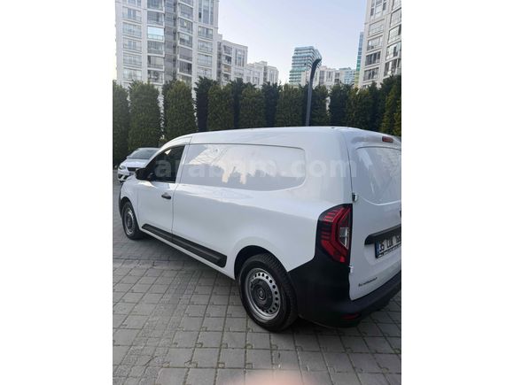 Sahibinden Renault Kangoo 1.5 BlueDCI L2 Equilibre 2024 Model 