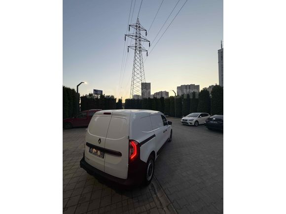 Sahibinden Renault Kangoo 1.5 BlueDCI L2 Equilibre 2024 Model 